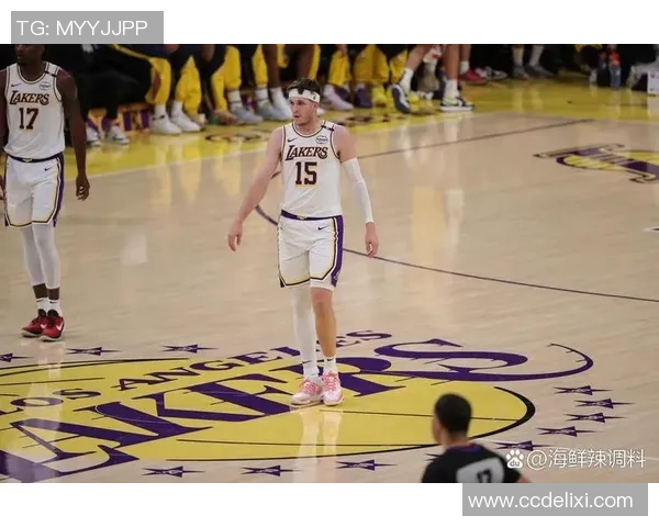 勇士与湖人激战正酣实时比分更新与精彩瞬间回顾 勇士与湖人激战正酣实时比分更新与精彩瞬间回顾